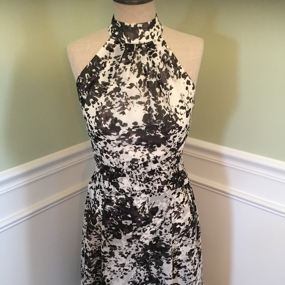 White House Black Market Dresses & Skirts - WHBM Flowered Dress